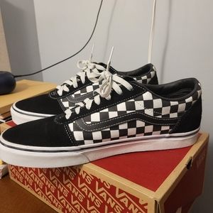 Vans Checkered Low Tops Men 10.5
